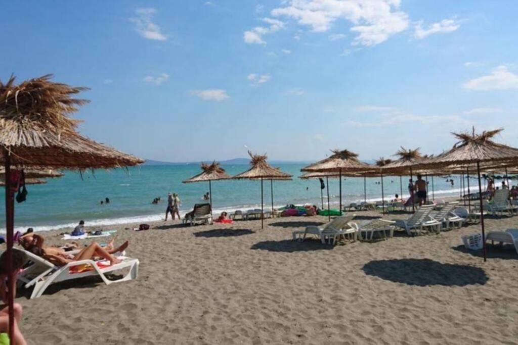 Seaview Apartment - Clara Sarafovo - 100M To Sea Burgas Exterior foto